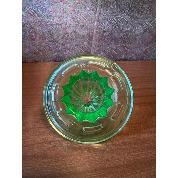Vintage uranium glass reamer/juicer by u.s. glass co - Picture 9 of 10